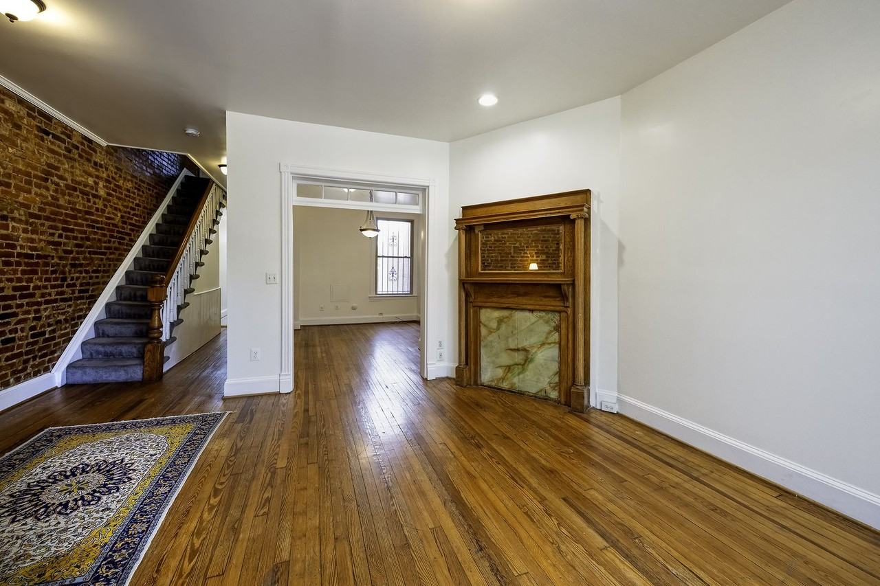 145 Thomas St Nw - Photo 6 of 33