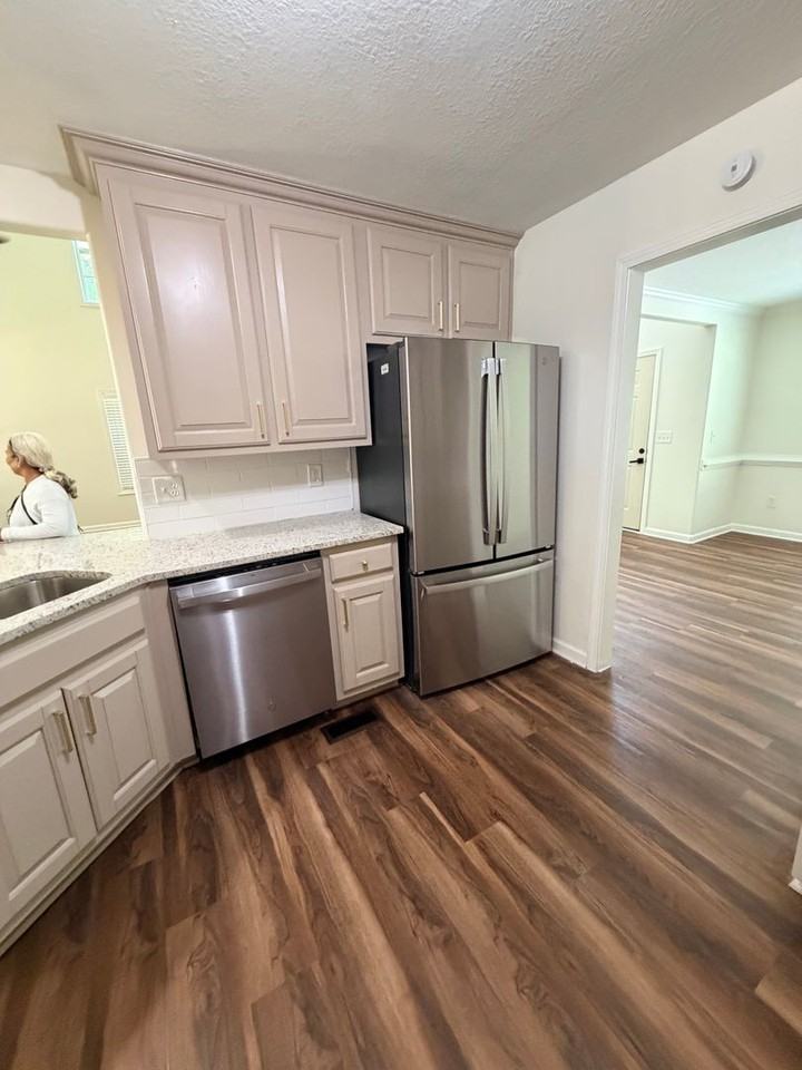 2544 Carnes Rd - Photo 3 of 21