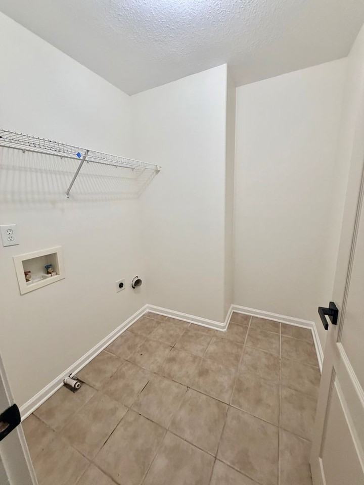 2544 Carnes Rd - Photo 7 of 21