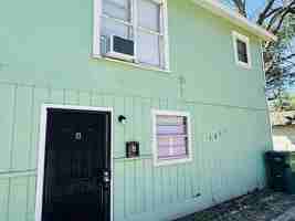 featured image of 4030 Howard St