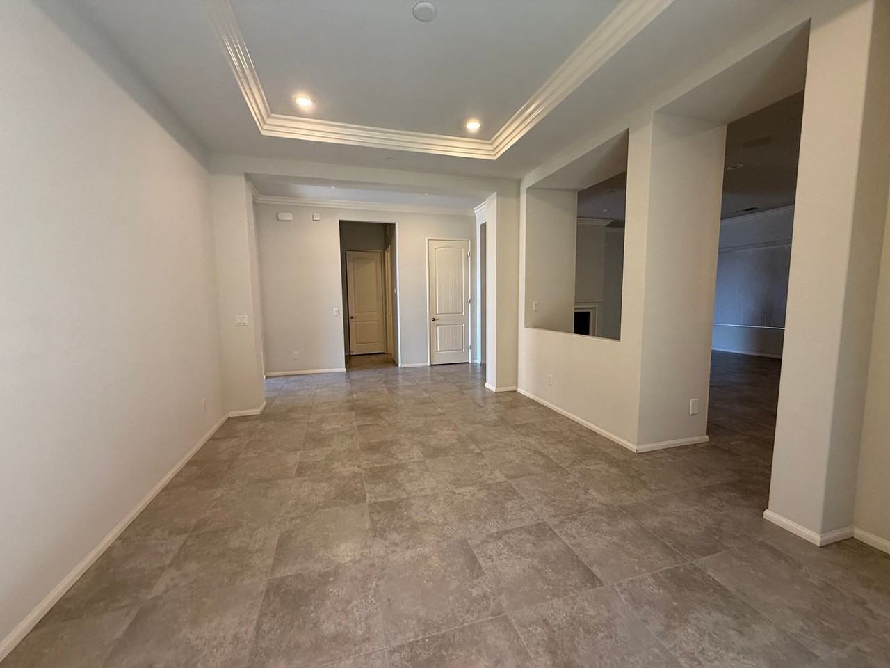 19255 Castana St - Photo 7 of 50