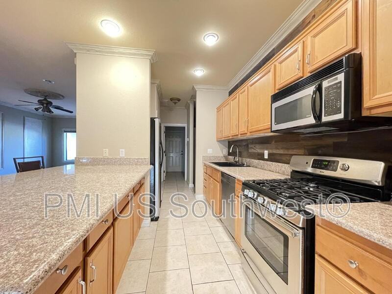 2549 Country Club Dr - Photo 3 of 29