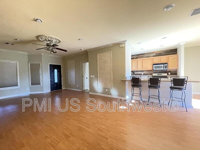 2549 Country Club Dr - Photo 7 of 29