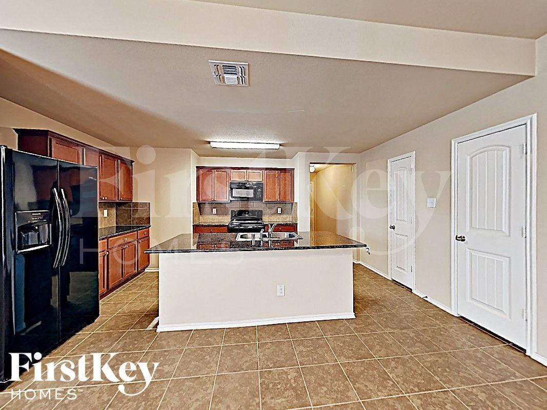 1413 Waco Turner - Photo 5 of 16