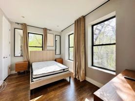 Private Bedroom in 4 Bedroom/2 Bathroom Home - Photo 1 of 1