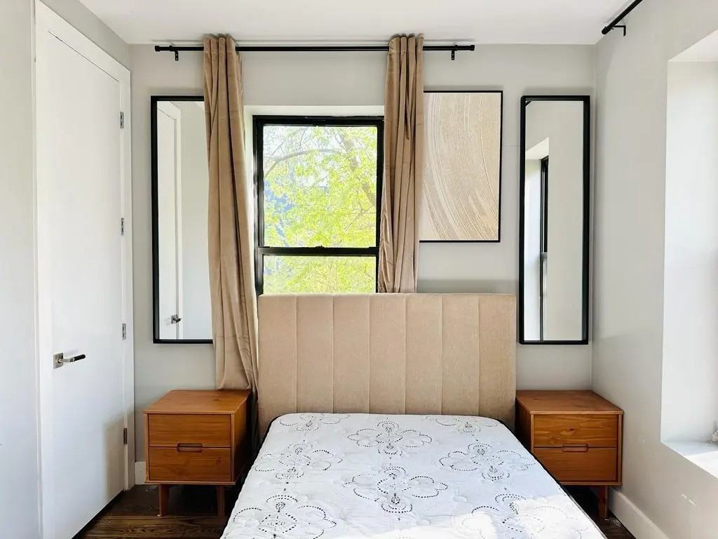Private Bedroom in 4 Bedroom/2 Bathroom Home - Photo 3 of 12
