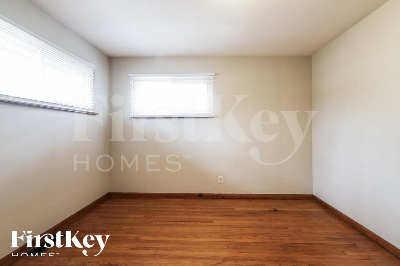 1317 Hathaway Dr - Photo 6 of 15