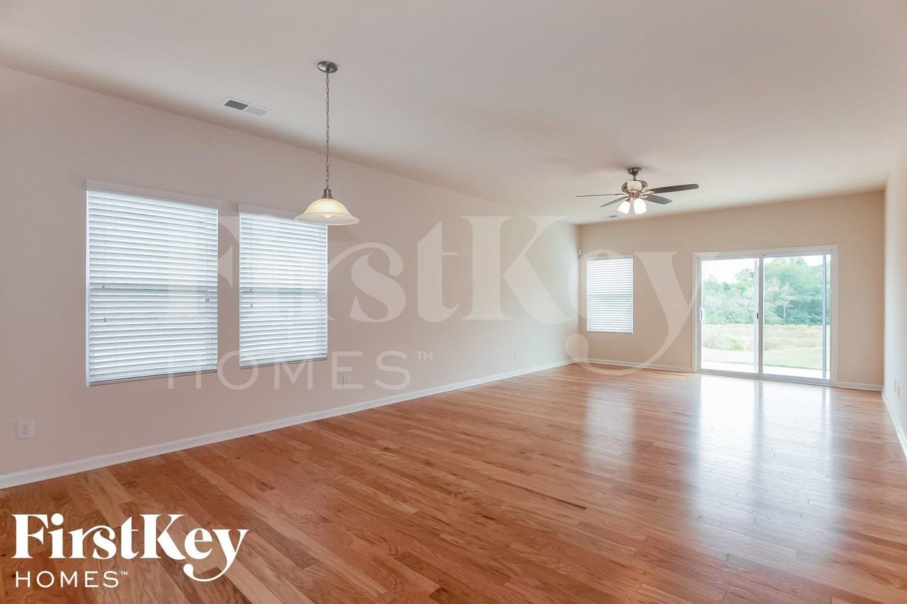 126 Willow Valley Dr - Photo 4 of 15