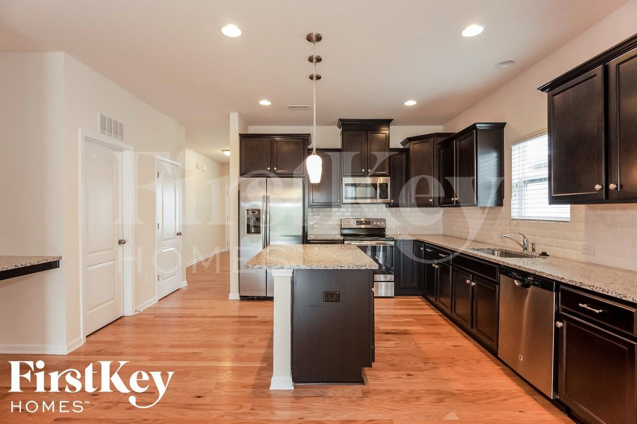 126 Willow Valley Dr - Photo 5 of 15