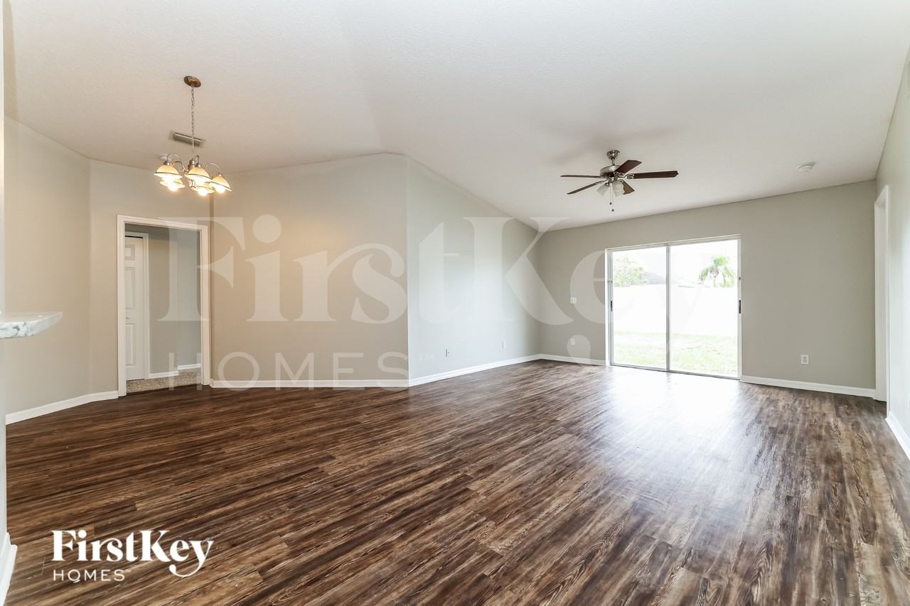 12101 Feldwood Creek Ln - Photo 5 of 19