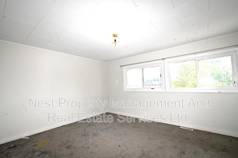 594 Central St E #1 - Photo 5 of 12