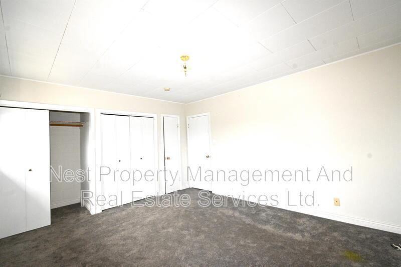 594 Central St E #1 - Photo 6 of 12