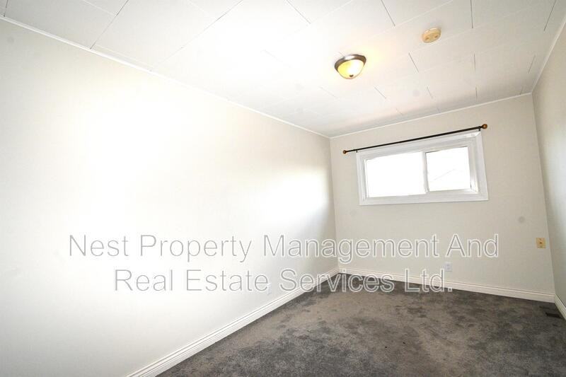 594 Central St E #1 - Photo 7 of 12
