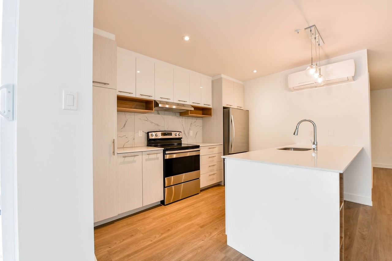 9675 Av Papineau — photo 1
