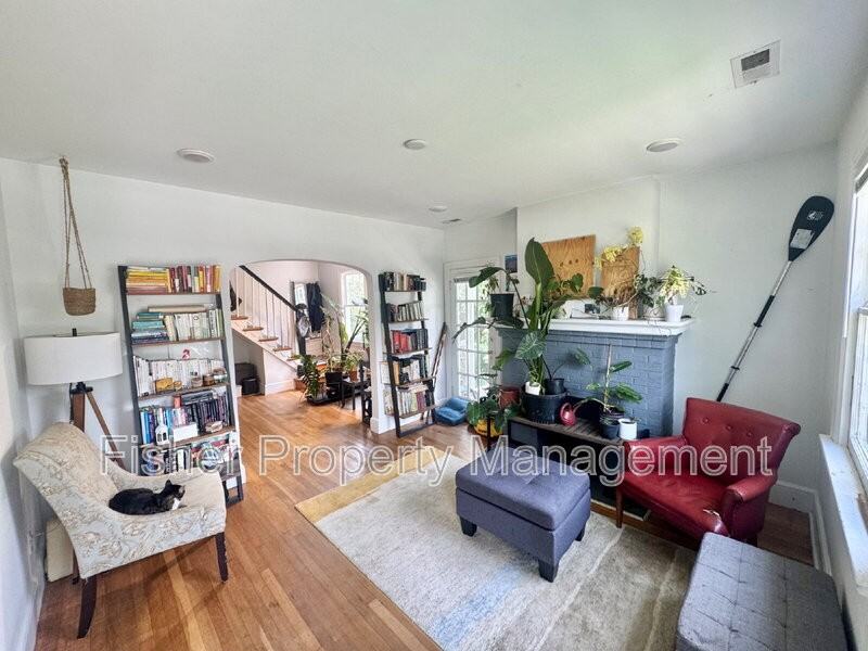 2205 Fenton St - Photo 3 of 28