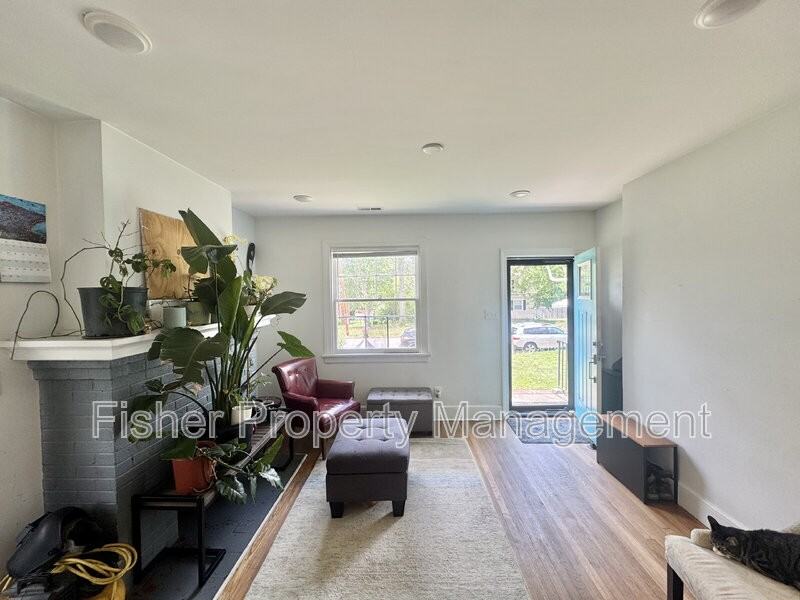 2205 Fenton St - Photo 4 of 28