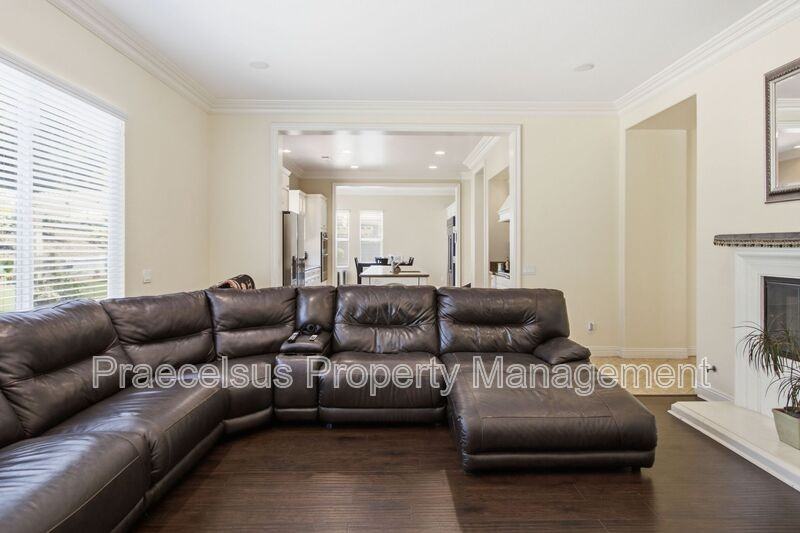 2792 Camphor Ct - Photo 6 of 23