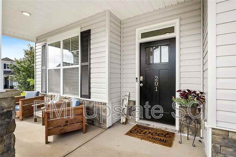 201 Sweet Hill Rd - Photo 3 of 34
