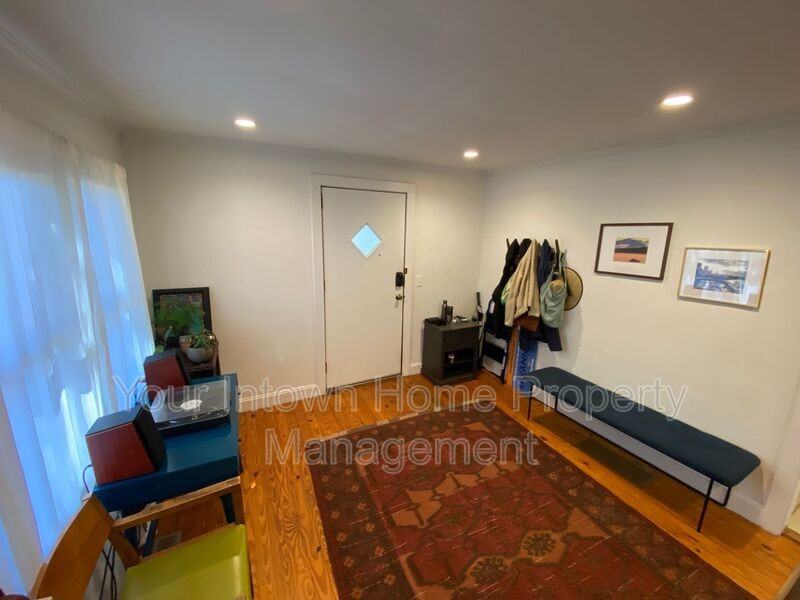 1080 Benteen Ave Se - Photo 3 of 39