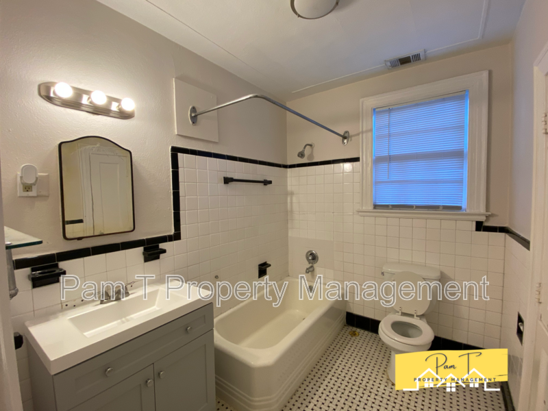 740 E 45th St #4 - Photo 5 of 7