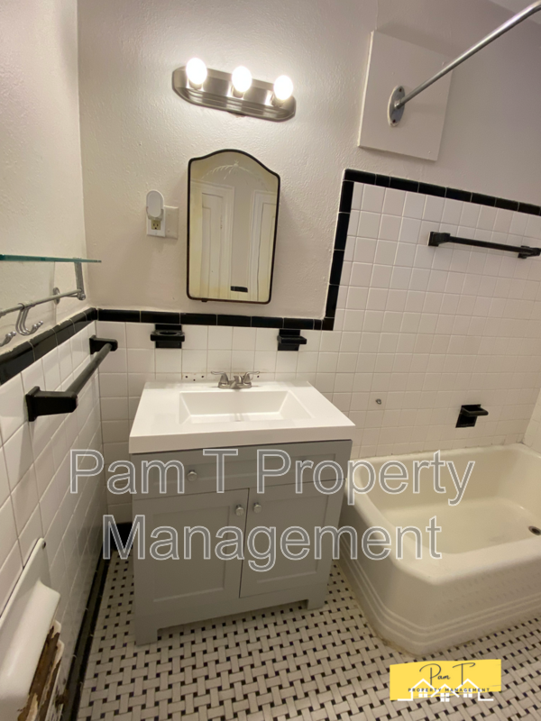 740 E 45th St #4 - Photo 6 of 7