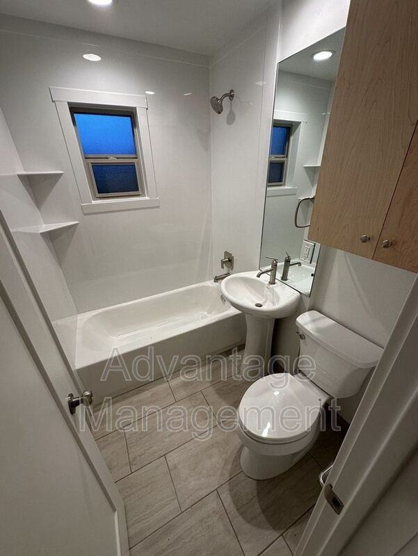 467 Elm St - Photo 4 of 11