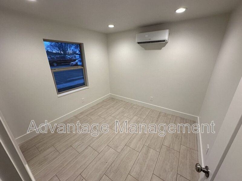 467 Elm St - Photo 6 of 11