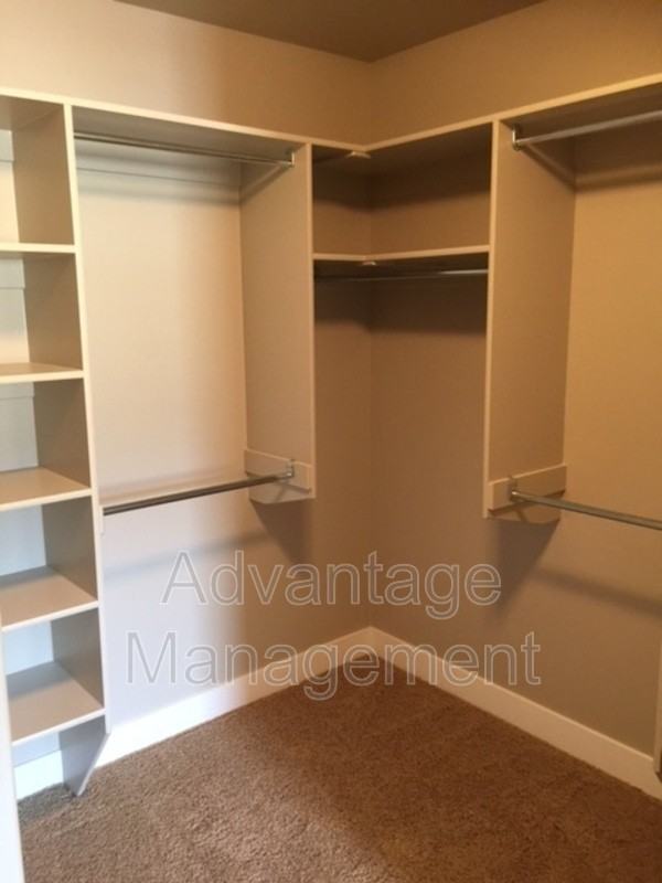 576 Ne - Photo 7 of 14
