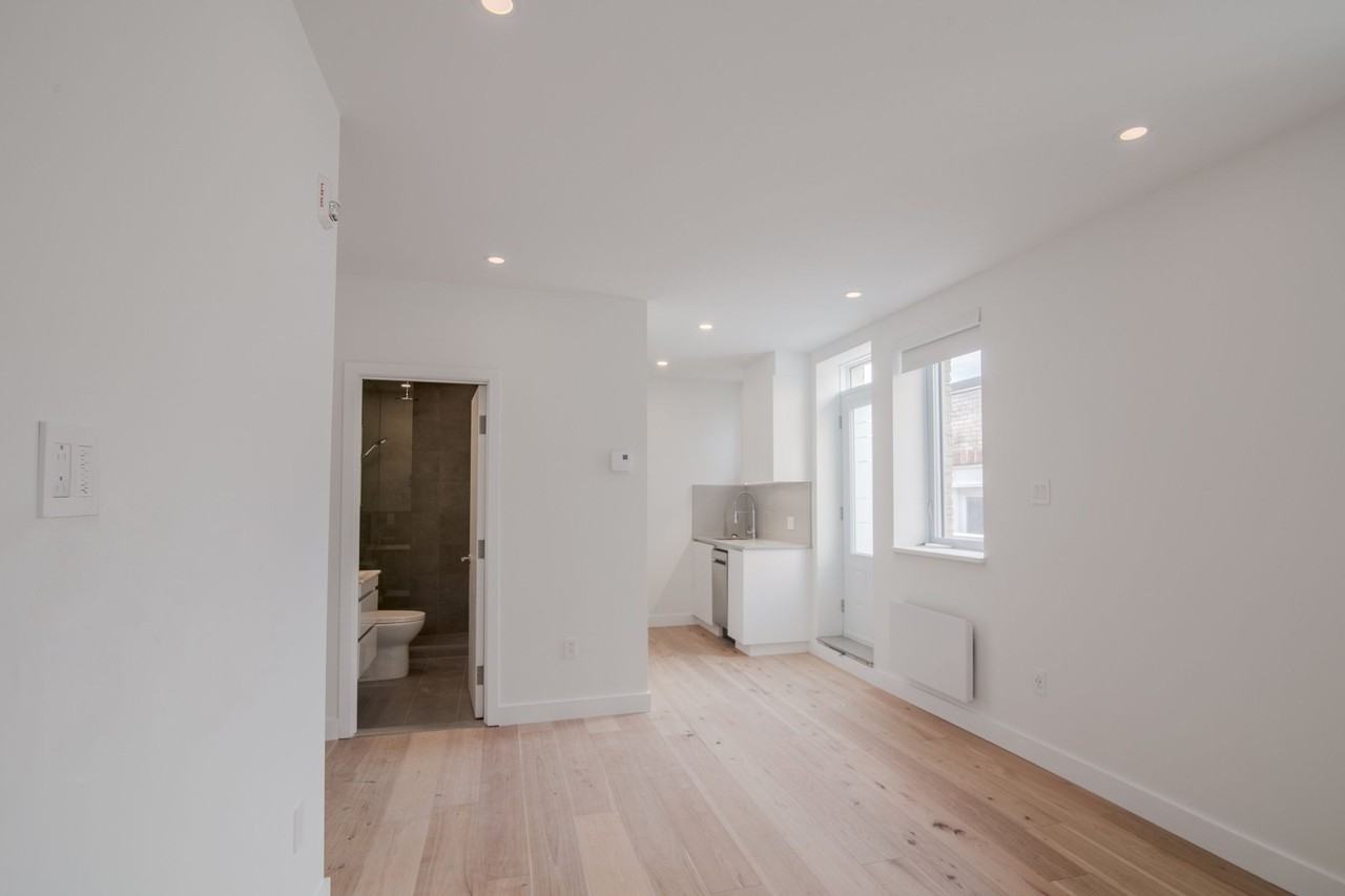 4870 Queen Mary Road - Photo 2 of 50