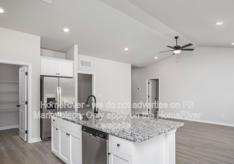 426 Chedworth Dr - Photo 3 of 7
