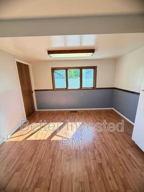 204 N Main St - Photo 5 of 40
