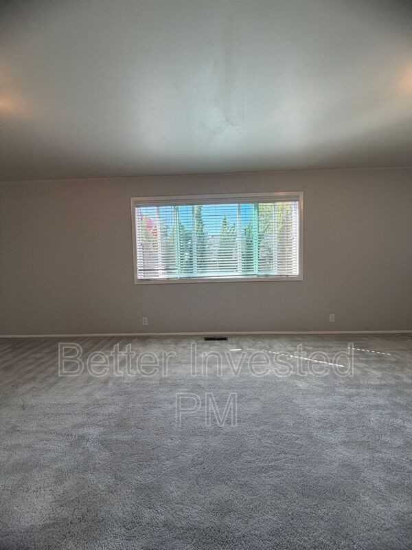 204 N Main St - Photo 6 of 40