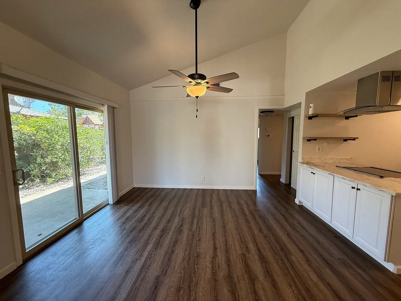 33 Dean Way - Photo 4 of 11