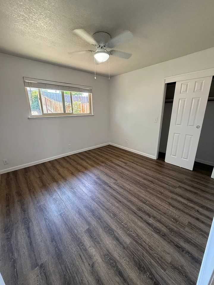 33 Dean Way - Photo 6 of 11