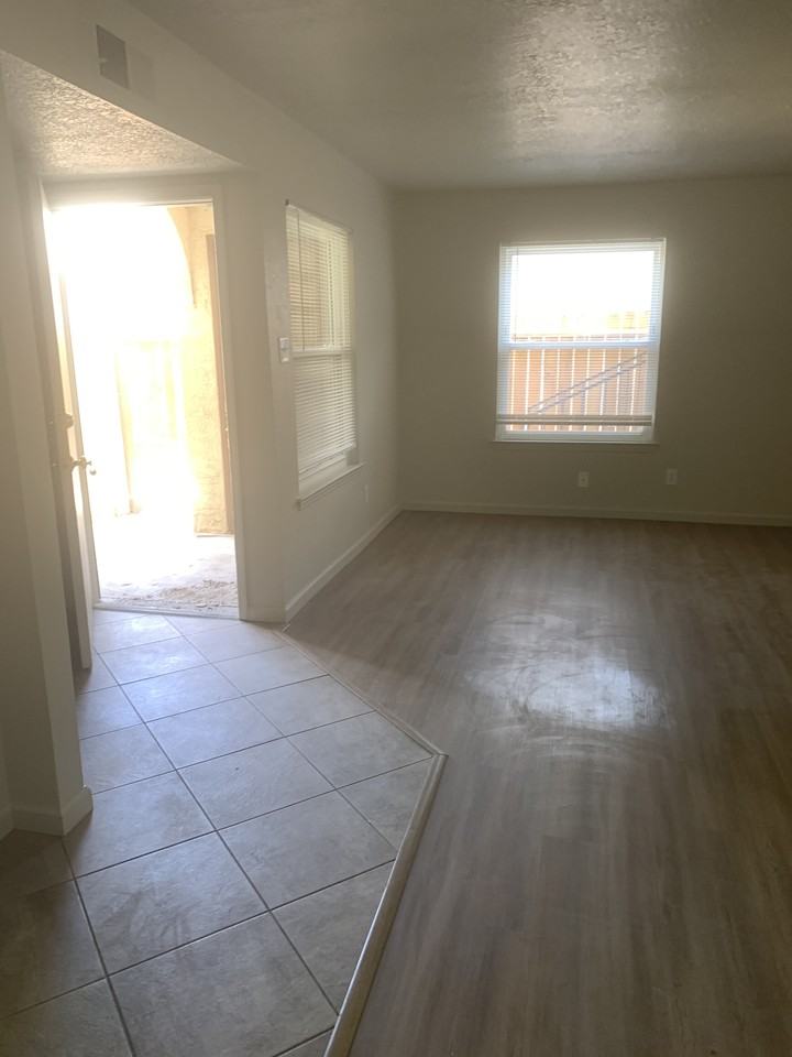 2828 Palo Verde Dr Ne - Photo 3 of 19