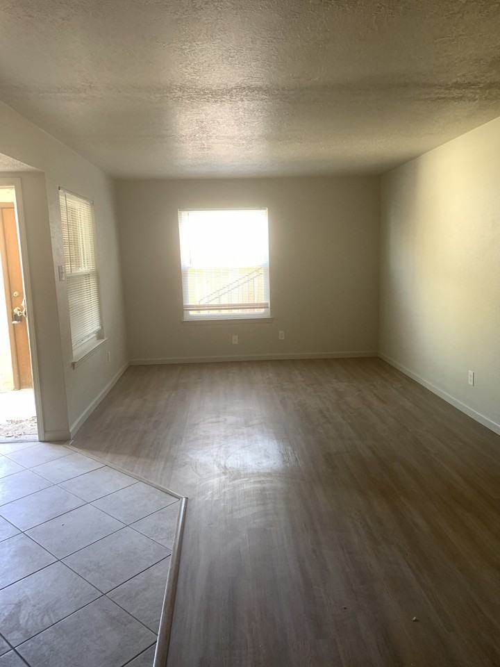 2828 Palo Verde Dr Ne - Photo 4 of 19