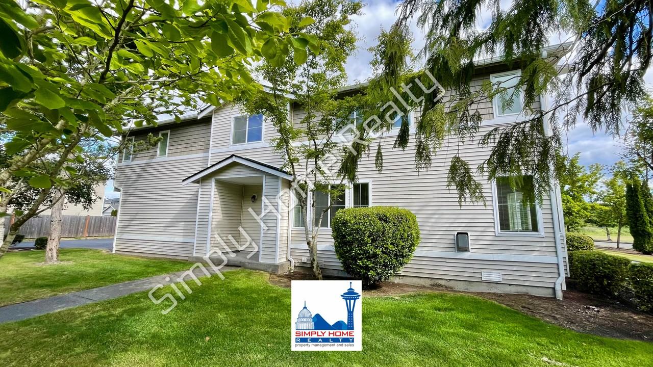 1399 Hudson St - Photo 3 of 29