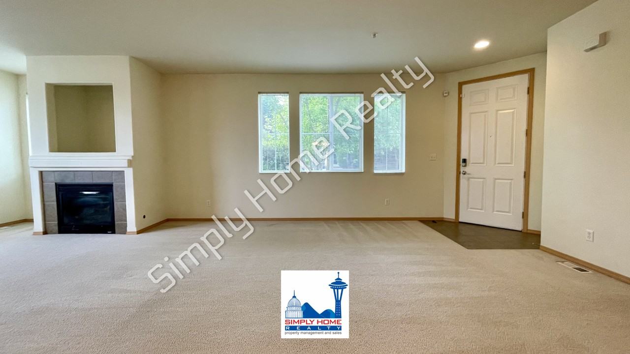 1399 Hudson St - Photo 6 of 29