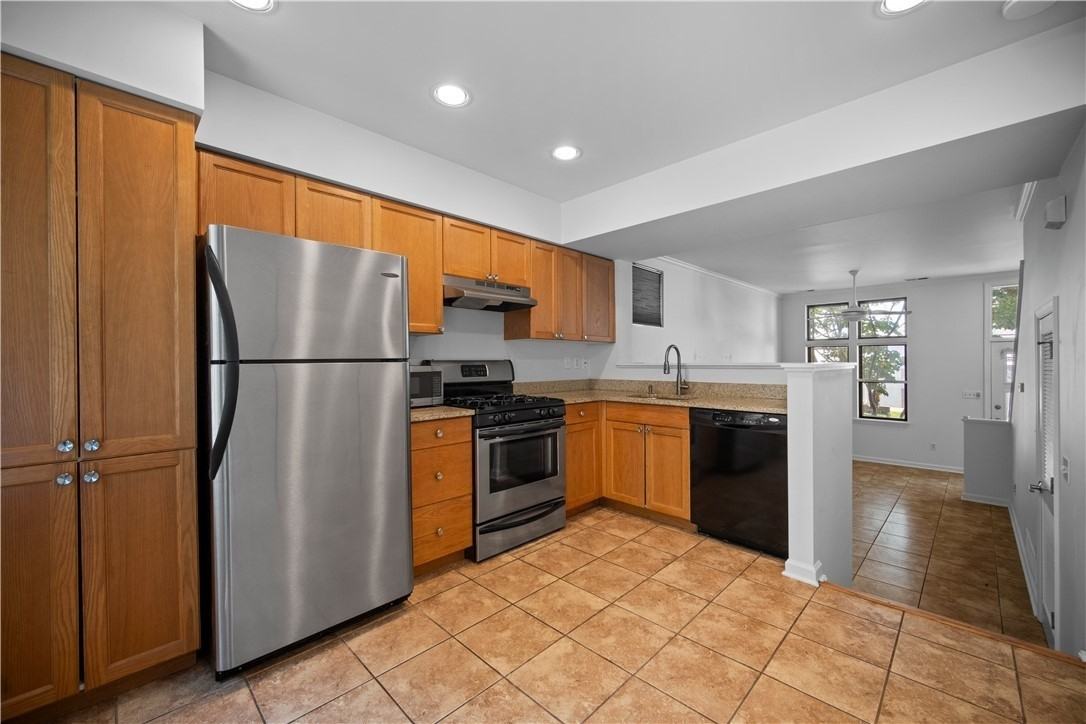 47 S 16th St - Photo 7 of 25