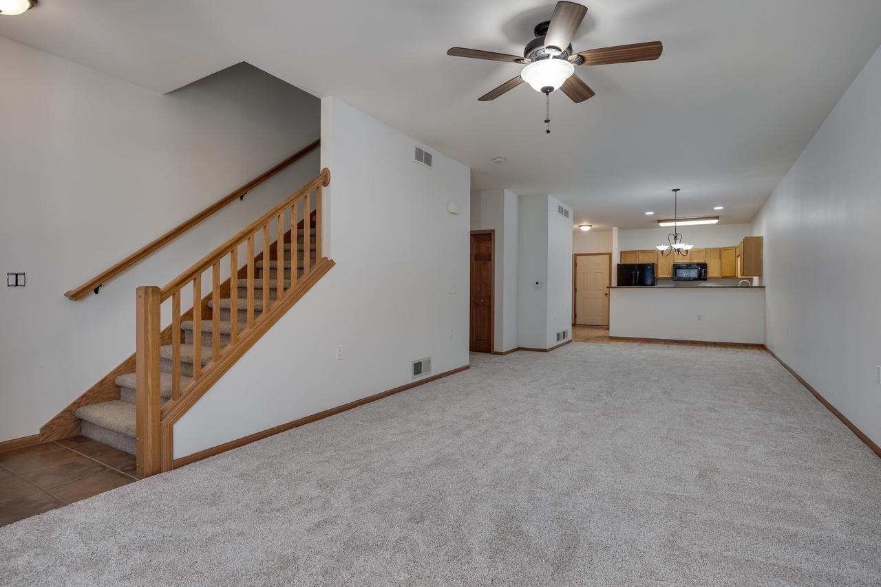 1817 Cedarbrook Ln - Photo 4 of 26