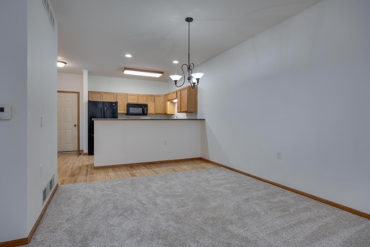 1817 Cedarbrook Ln - Photo 5 of 26