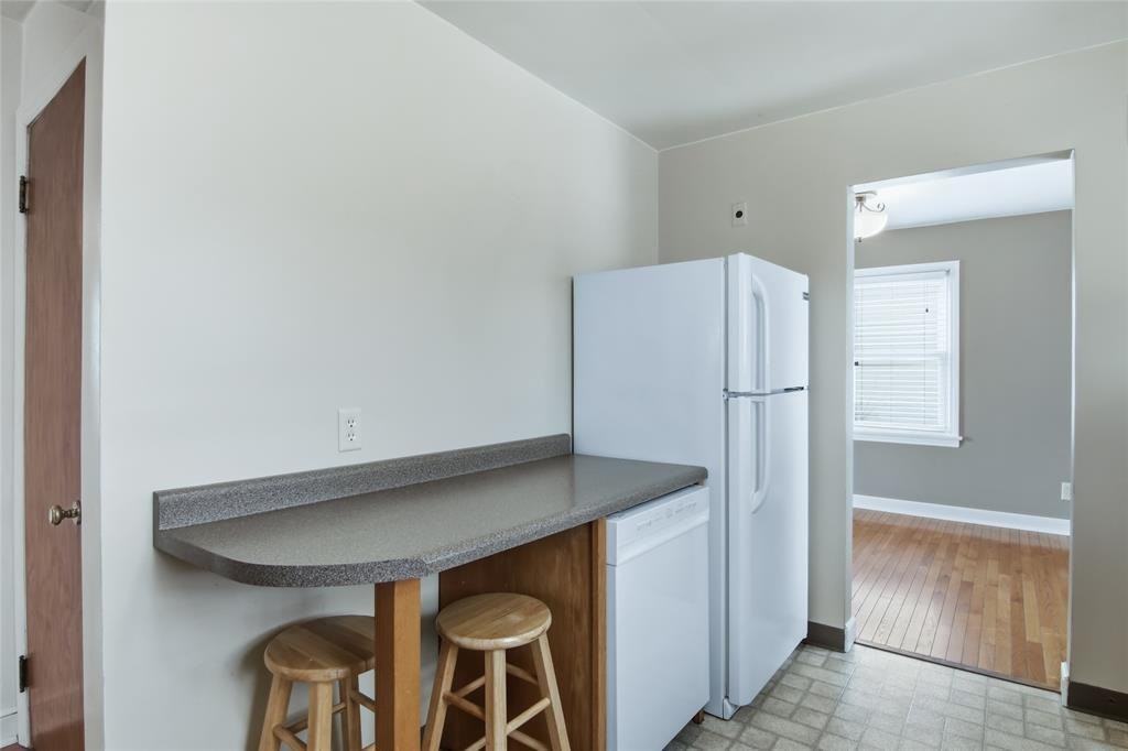 1915 Ohm Ave - Photo 5 of 22