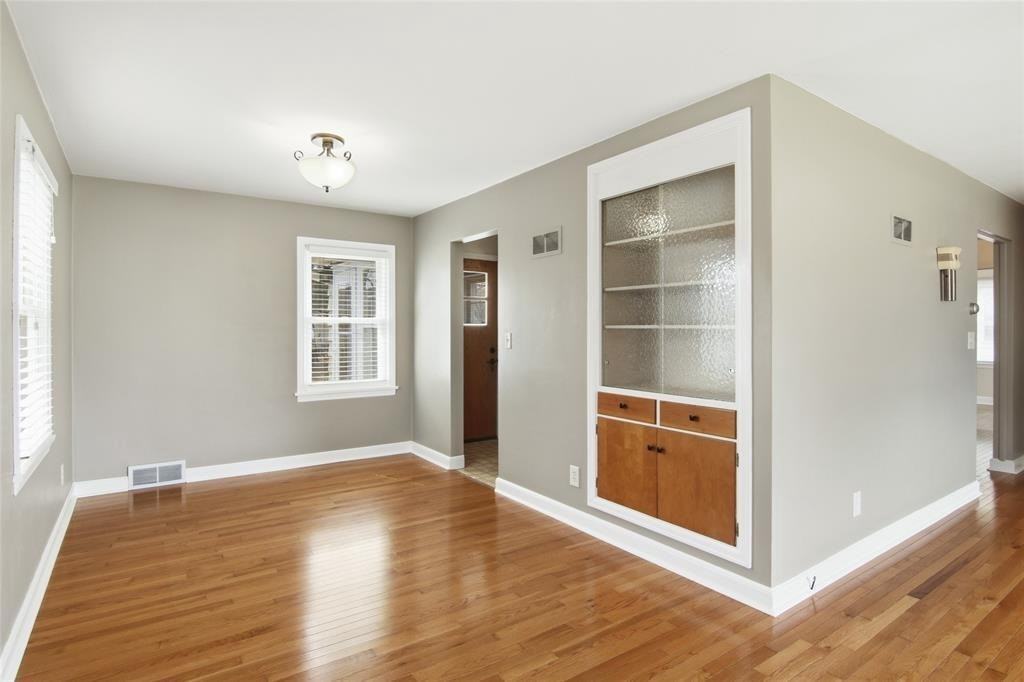 1915 Ohm Ave - Photo 7 of 22