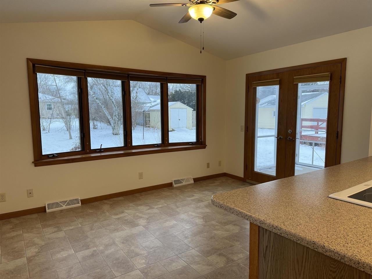 6715 North Ave - Photo 4 of 18