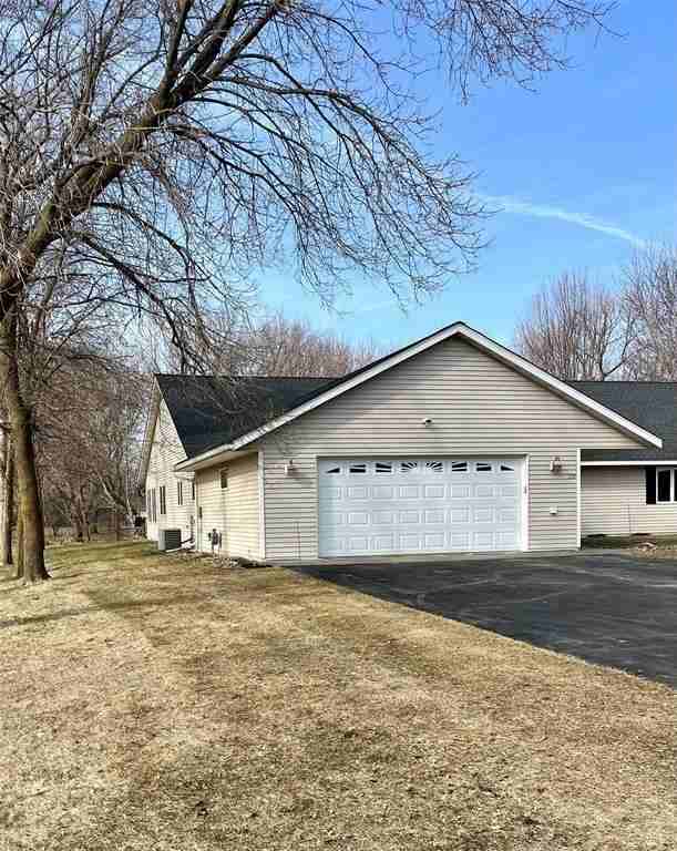 310 Willink Dr - Photo 2 of 23