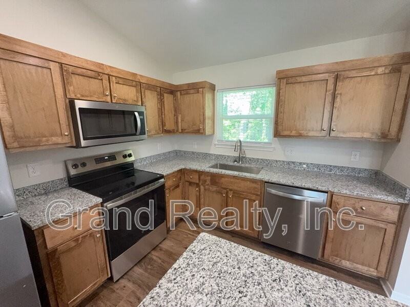 4208 Eleanor St - Photo 6 of 23
