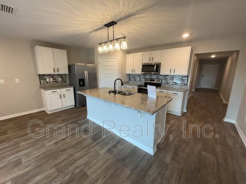 5583 Guinevere Ln - Photo 7 of 24
