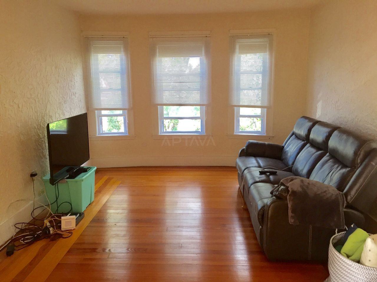 330 Main St #3 - Photo 3 of 10