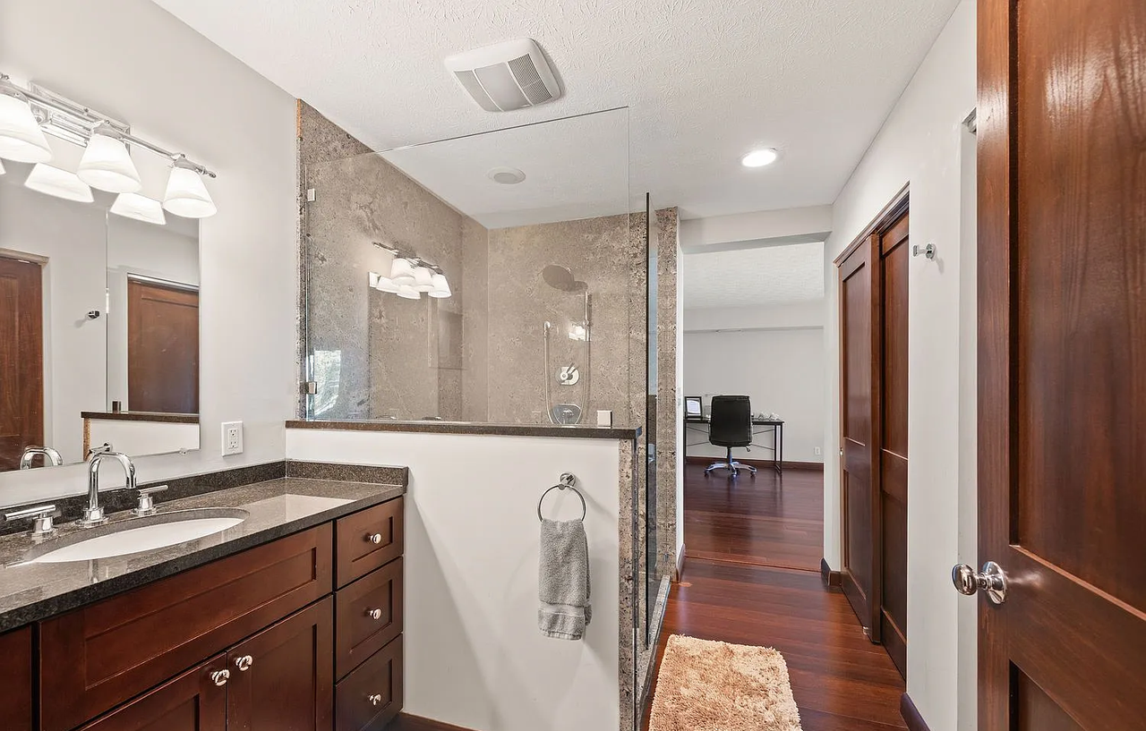 1900 Grove Ct #101 - Photo 2 of 6