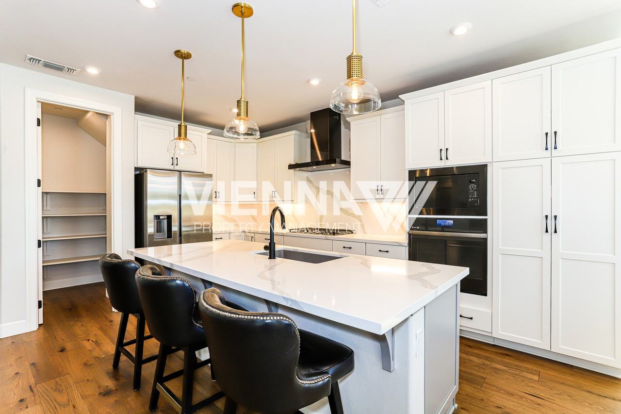 3111 Colt Ct - Photo 3 of 20